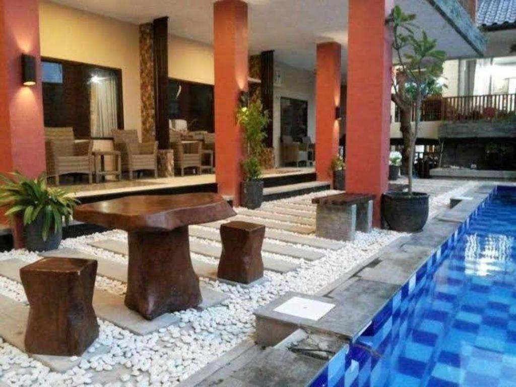 Uni Beach Hotel Pangandaran Exterior photo